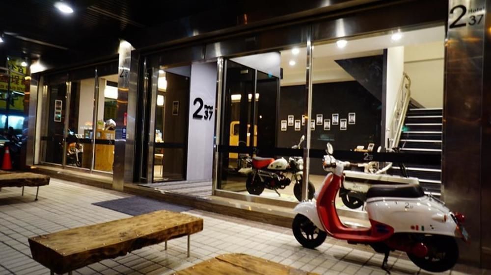 237 Hotel Kaohsiung Exterior foto